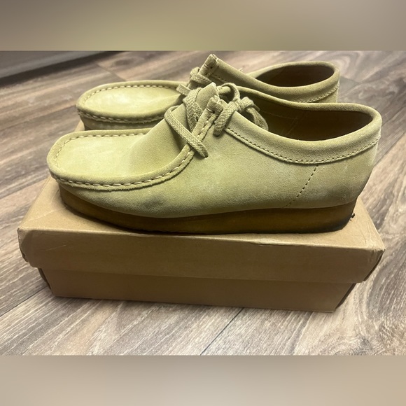 Clarks - Picture 2 of 4